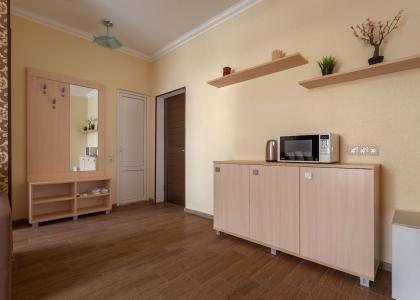 room 132 thumbnail 3