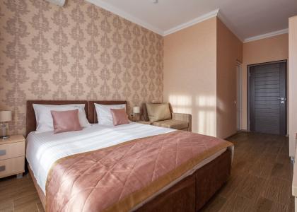 room 131 thumbnail 1