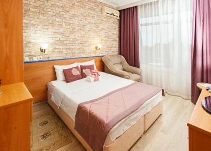 room 73 thumbnail 1